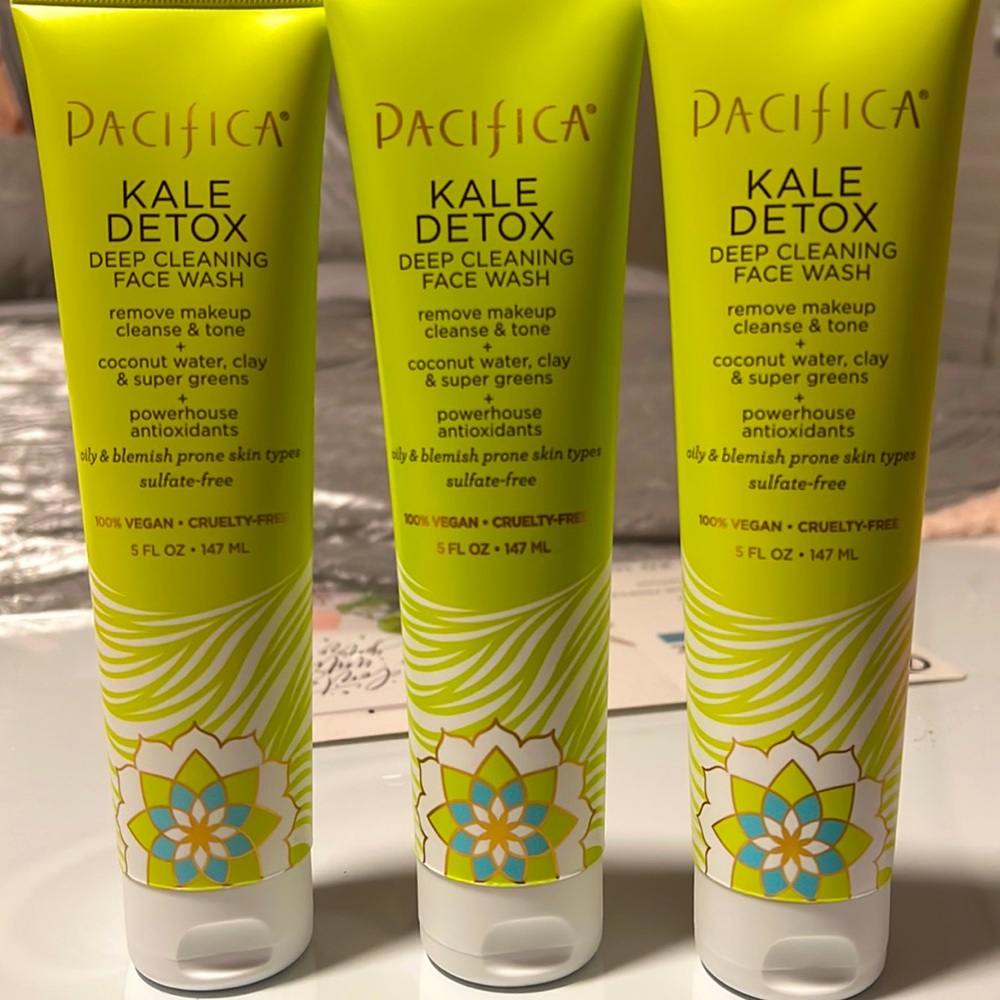 BRAND NEW Pacifica Kale Detox Deep Cleaning Face Wash